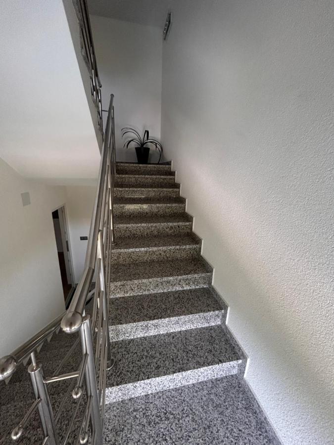 Apartmani Ana&Vesna คาร์โลวัตส์ ภายนอก รูปภาพ