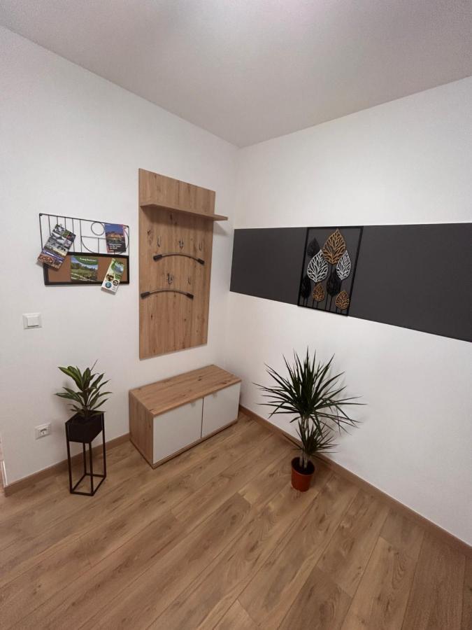 Apartmani Ana&Vesna คาร์โลวัตส์ ภายนอก รูปภาพ