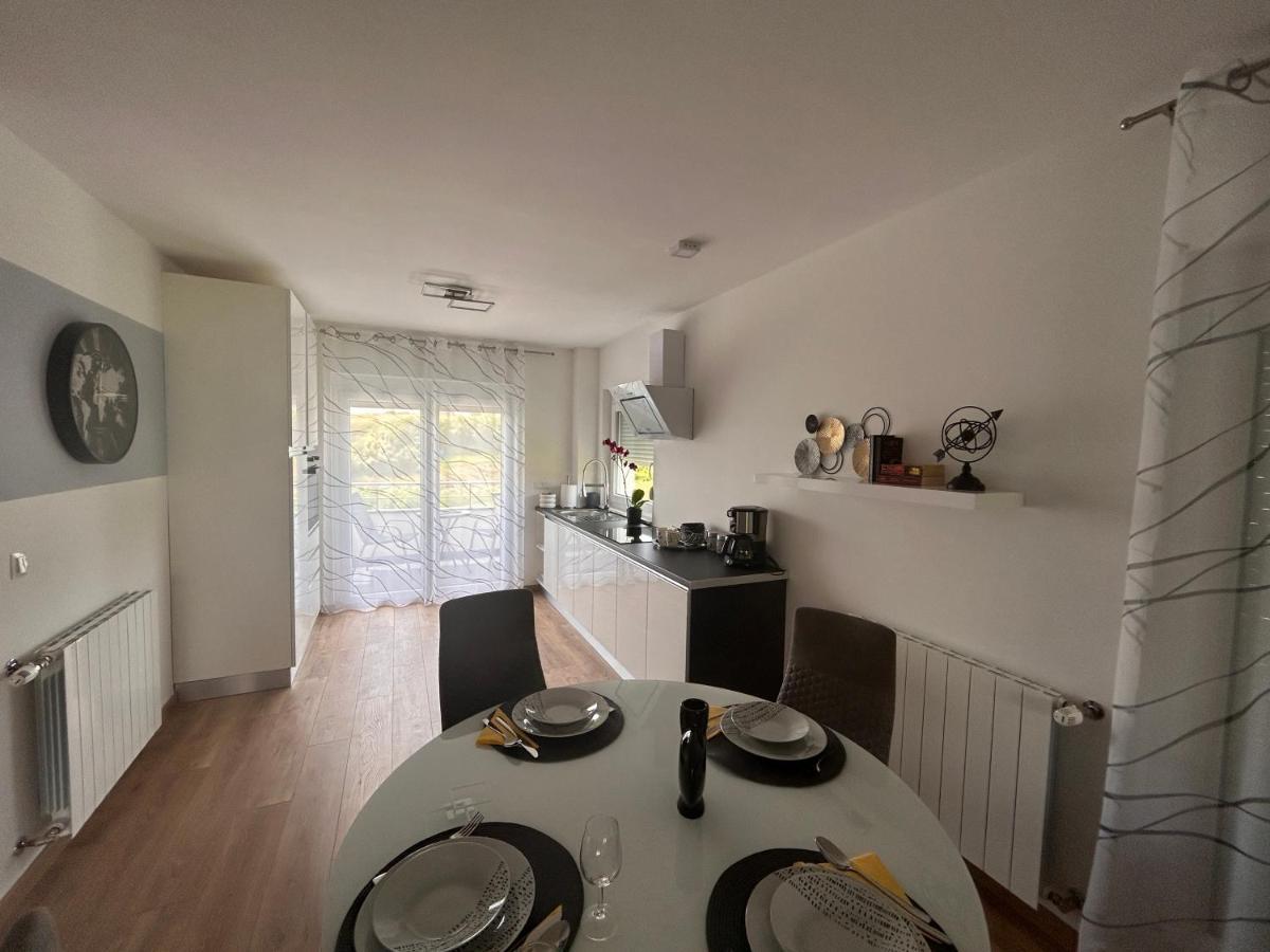 Apartmani Ana&Vesna คาร์โลวัตส์ ภายนอก รูปภาพ