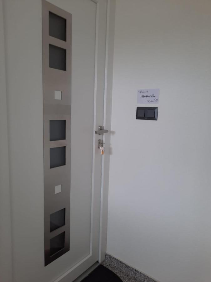 Apartmani Ana&Vesna คาร์โลวัตส์ ภายนอก รูปภาพ