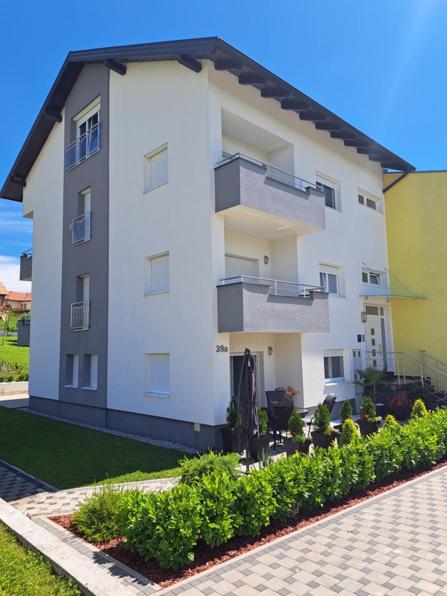 Apartmani Ana&Vesna คาร์โลวัตส์ ภายนอก รูปภาพ
