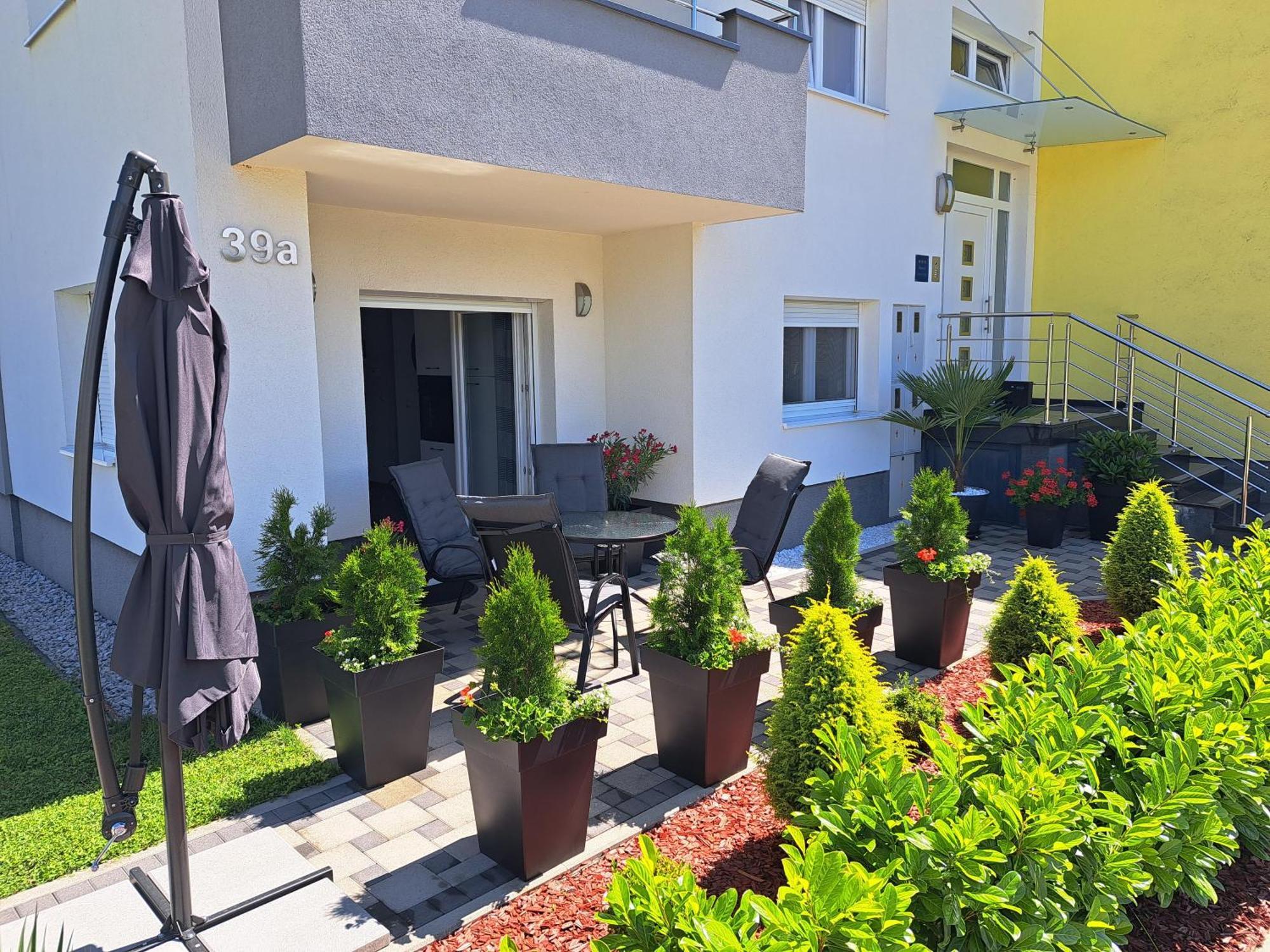 Apartmani Ana&Vesna คาร์โลวัตส์ ภายนอก รูปภาพ
